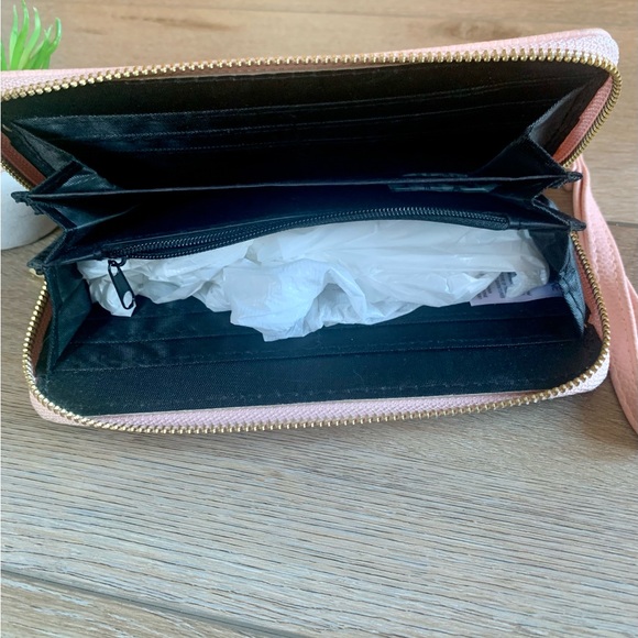 Ardene wallet wristlet - Picture 2 of 6